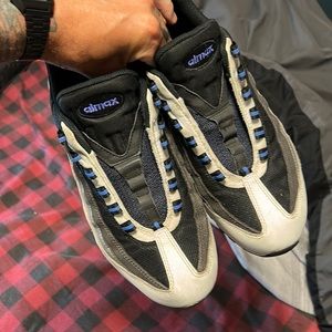 Mens size 10.5 Nike air max FIT SMALL, I say if you’re a 10 buy em